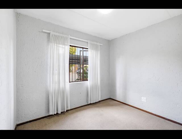 2 BEDROOM APARTMENT FOR SALE IN MAGALIESSIG